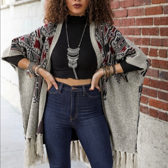 NEW‼️5⭐️ OATMEAL RUANA - Poncho - Picture 2 of 6